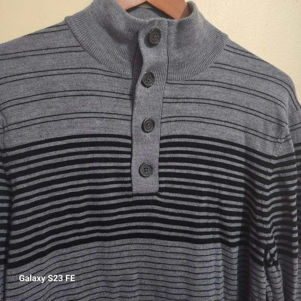 Banana Republic Men's Merino Wool Striped Mock‎ Neck Button Sweater Size L